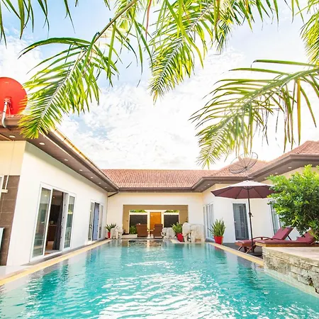 วิลล่า Seaside 3 Pools, 2 Mins Walk To Pattaya