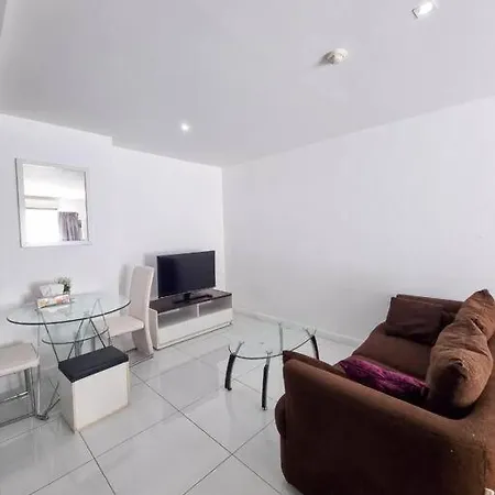 Apartment Near Cosy Beach,south *