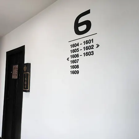 โรงแรม Lhc And