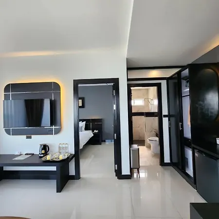 Lhc And โรงแรม 5*