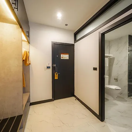 โรงแรม Lhc And 5*