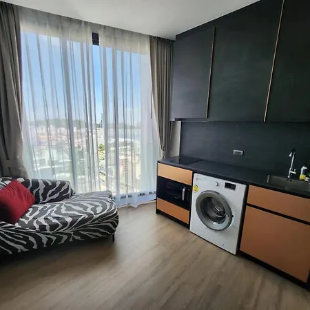 24a网红无边泳池edge豪华单卧室套房 海滩3分钟 Apartment *