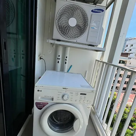 芭提雅市中心the Base 高端公寓酒店 * Pattaya