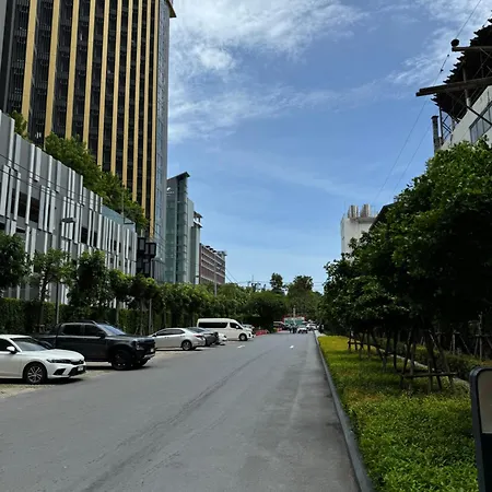 芭提雅市中心the Base 高端公寓酒店 Pattaya