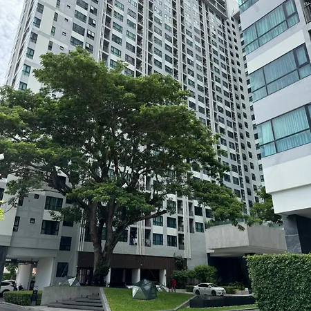 芭提雅市中心the Base 高端公寓酒店