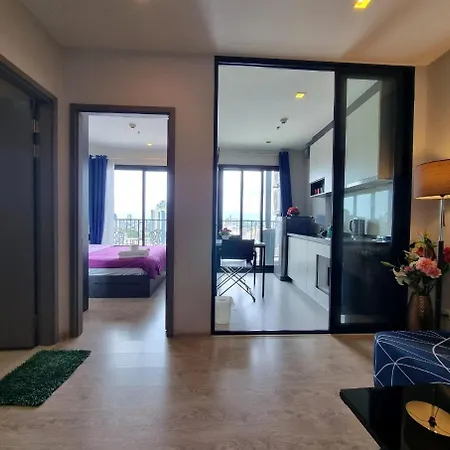 Apartment The Base Center Of Rooftop Swimming Pool Pattaya
