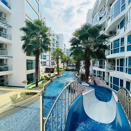 Patt Aya Grand Avenue 51sqm Family Room-pool View