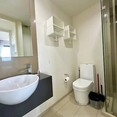 อพาร์ทเม้น Sea View Spacious Near Walking Street