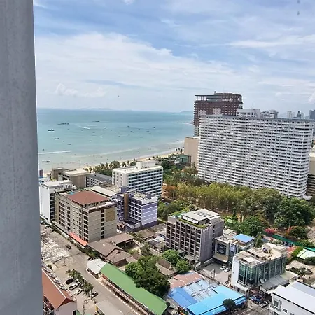 Edge Near Walking Street อพาร์ทเม้น Pattaya
