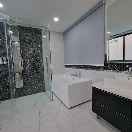 D18 Palms Spring 4 Bedroom Pvt Pool Villa Pattaya
