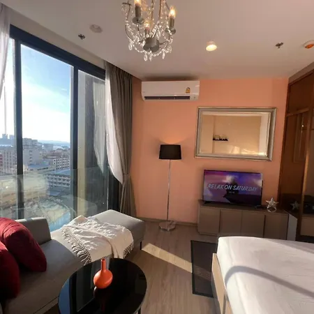 Downtown Chic Rooftop Pool #es20712 Apartment Pattaya