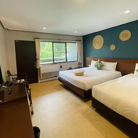 โรงแรม Let's Hyde & - Pool 4*