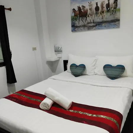 Guest house Phratamnak & - 100 Mtr From The Pattaya