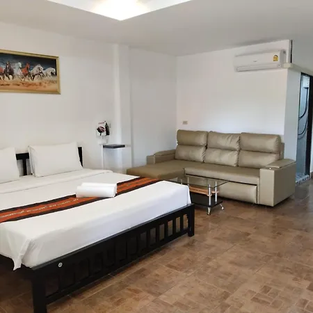Phratamnak & - 100 Mtr From The 4* Pattaya
