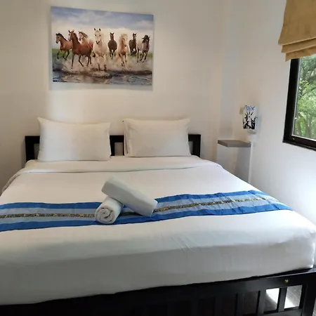 Phratamnak & - 100 Mtr From The 4* Pattaya