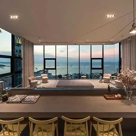 Downtown Lux Fun 2bedroom Rooftop Pool #tbb6032 Apartment Pattaya
