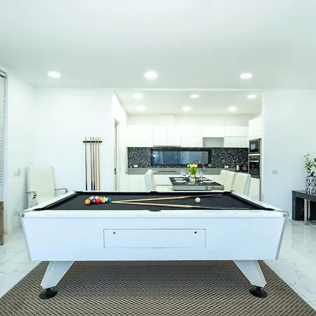 Rin Poolvilla 4bedroom Holiday home Pattaya