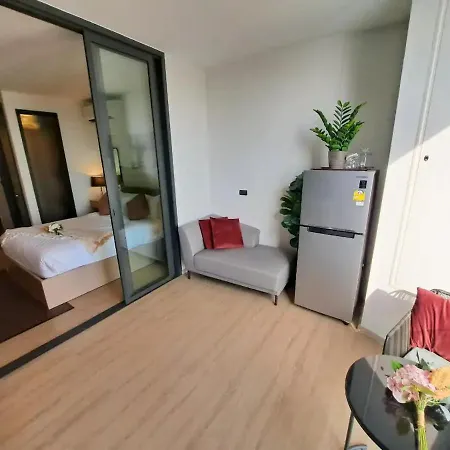 Apartment Downtown Chic Rooftop Pool #es40321 Pattaya