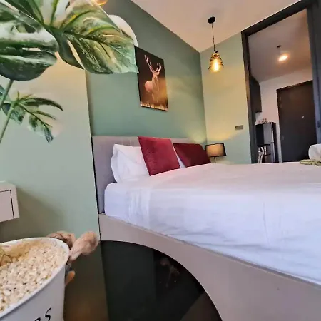 Downtown Chic Rooftop Pool #en33918 อพาร์ทเม้น Pattaya