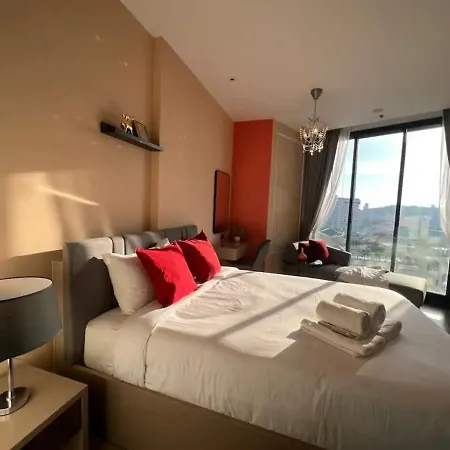 Downtown Chic Rooftop Pool #es32918 อพาร์ทเม้น Pattaya