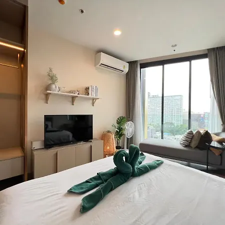 Downtown Chic Rooftop Pool #en26515 Apartment Pattaya
