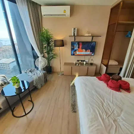 Apartment Downtown Chic Rooftop Pool #es26215 Pattaya
