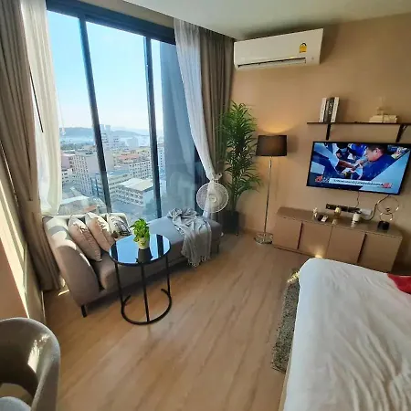 Apartment Downtown Chic Rooftop Pool #es26215
