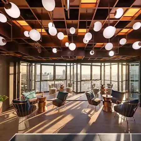 Downtown Chic Rooftop Pool #es26215