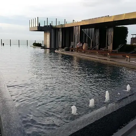 อพาร์ทเม้น Downtown Ocean View Lux Big Balcony #tb10552