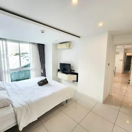 อพาร์ทเม้น Center With Two Bedroom & Two Bathroom Pattaya