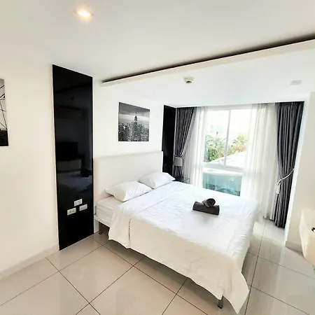 อพาร์ทเม้น Center With Two Bedroom & Two Bathroom Pattaya