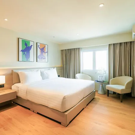 The One Bay Breeze 3*