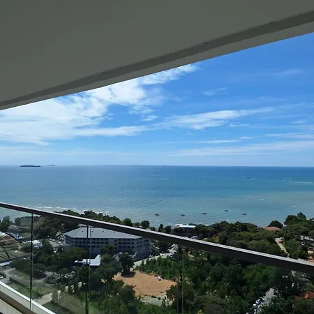 The Peak Towers Sea View อพาร์ทเม้น