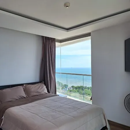 อพาร์ทเม้น The Peak Towers Sea View *