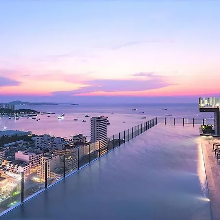 High Floor With A View Apartment *