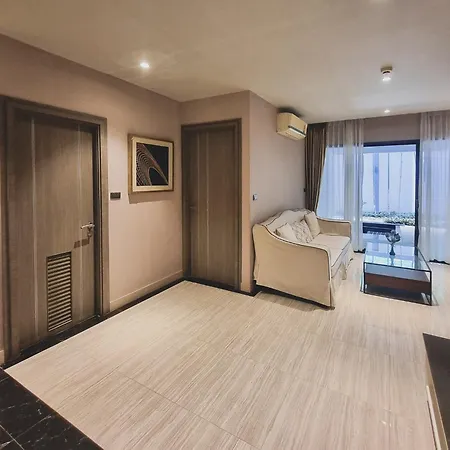 Saint Senate Residences Apartment
