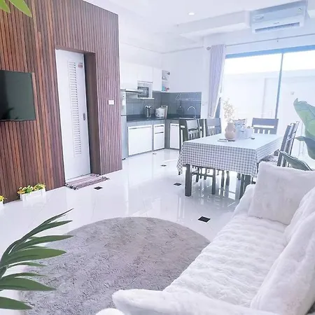 Boonruengnam House 四海house A Pattaya