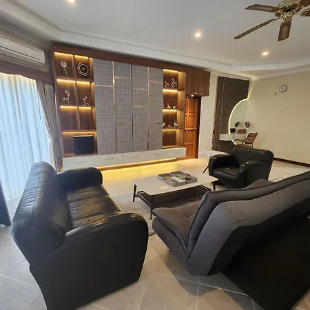 Phratamnak Seaside Pool Villa