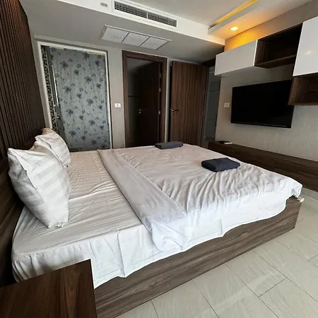 芭堤雅市中心 Grand Avenue 一卧室公寓城景酒吧街 高速互联网智能电视 * Pattaya