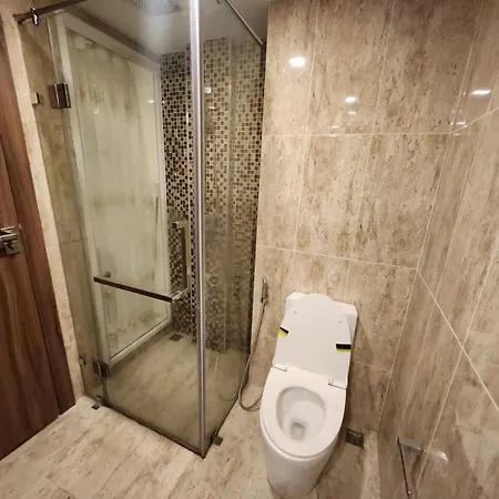芭堤雅市中心 Grand Avenue 一卧室公寓城景酒吧街 高速互联网智能电视 Apartment