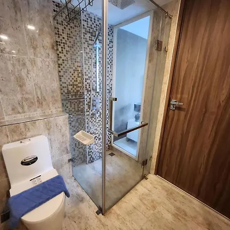芭堤雅市中心 Grand Avenue 一卧室公寓城景酒吧街 高速互联网智能电视 Apartment