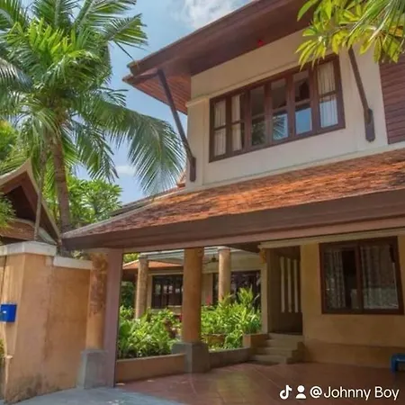 Luxury 5br Pool Pattaya-family & Friends Fun Escape-bbq, Pool Table *