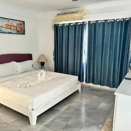 芭提雅南路4卧4卫 Blue Star Pool 近步行街和夜市 Villa *