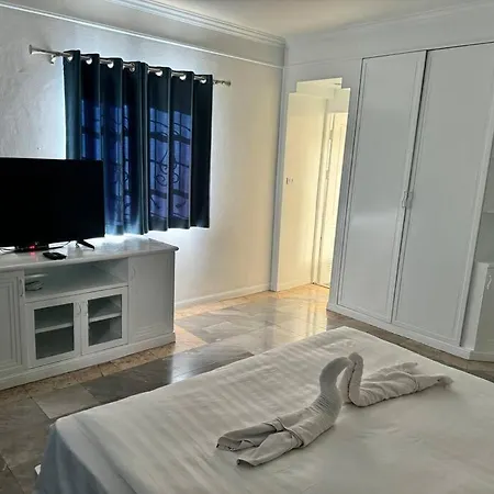 芭提雅南路4卧4卫 Blue Star Pool 近步行街和夜市 Villa Pattaya