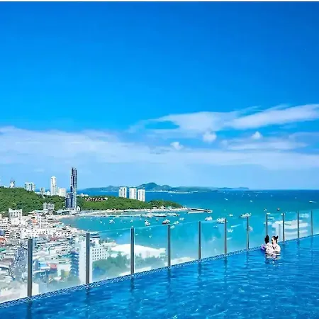 Location In Pattaya, Sky Pool & Infinity Edge