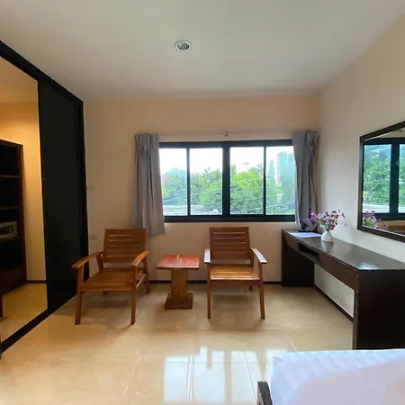 X5 Hotel *