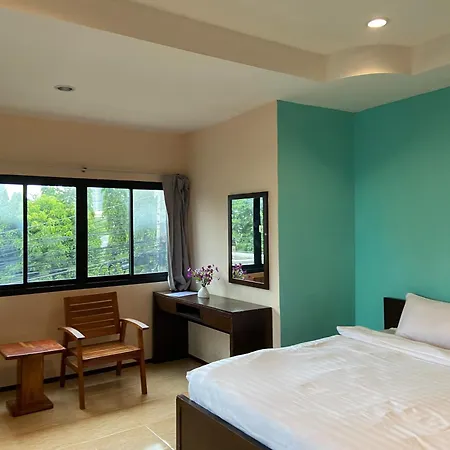 Hotel X5 *