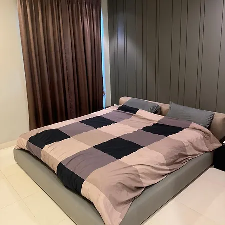 喧嚣都市绿荫花丛中的panalee别墅 Villa *