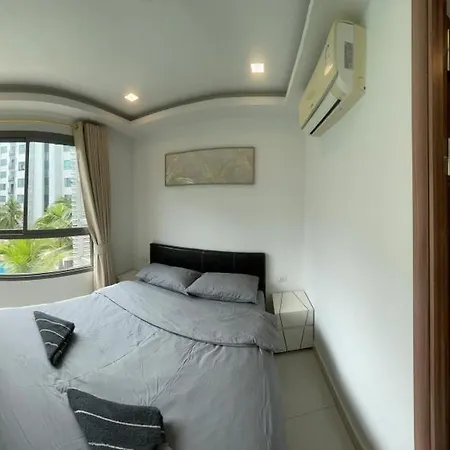Apartment Arcadia Beach Condominium Pattaya