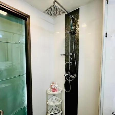 Cozy Ocean Hideaway 400m To & Fast Wi-fi Apartment *
